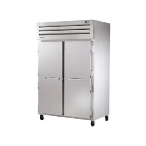 True STA2H-2S. Commercial Full Insulated Mobile Heated Cabinet (6) Pan Capacity