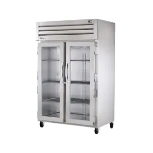 True STG2H-2G. 52 5/8 Full Height Insulated Mobile Heated Cabinet (6) Pan Capacity