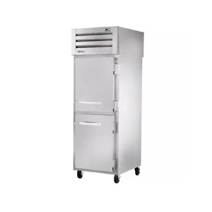 True STR1H-2HS. Commercial 25 Full Height Insulated Mobile Heated Cabinet (3) Pan Capacity